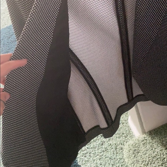 Blazer - Picture 4 of 5